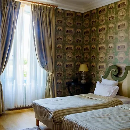 Hotel De 3*